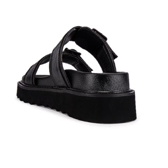 Rate Arlo Sandal in Black - Picture 8 of 12